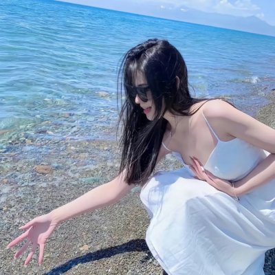 接近无限的白